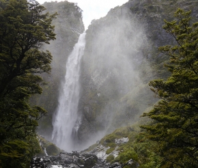 Водопад, автор: floriankiewitter, источник: visualhunt.com
