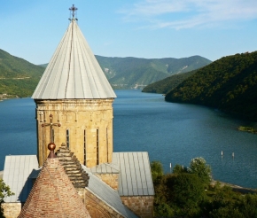 Ананури
