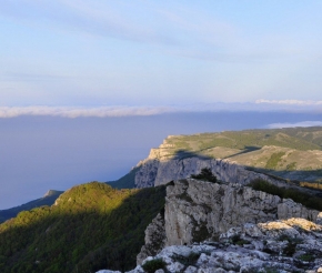 Обрывы главной гряды Крымских гор, фото: Виктория Васильченко