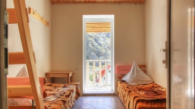 Домик в альплагере