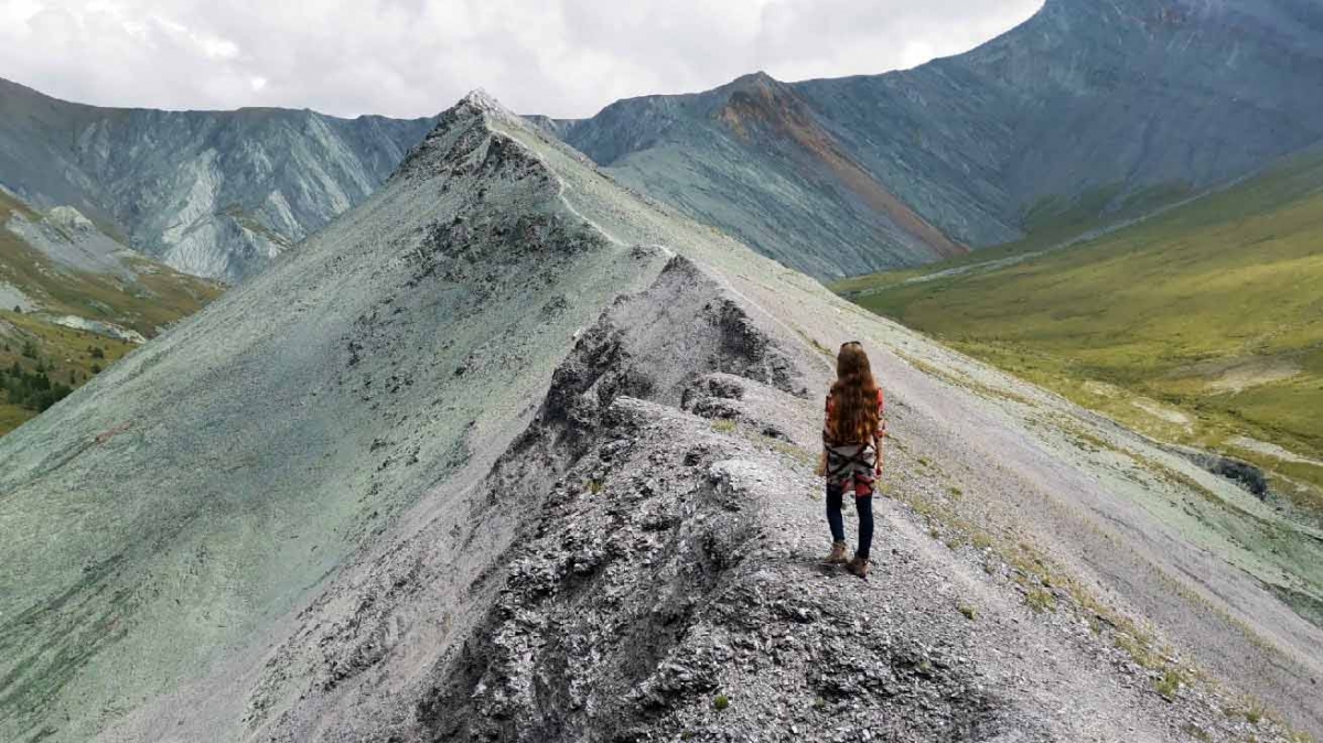 Подножие горы Белухи походы