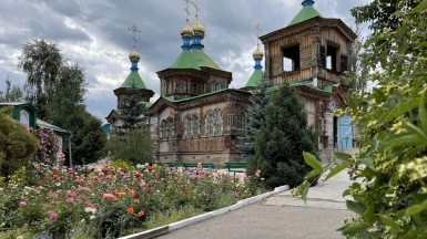 Храм Святой Троицы в Караколе. Фото наших Странников