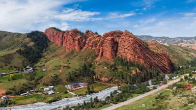 Джеты-Огуз. Фото Михаила Самарина