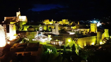 Вечерняя крепость Рабат. Фото наших Странников
