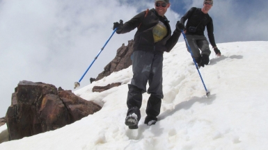 Вершина в июне. Фото нашего гида Ирины Пряничниковой.