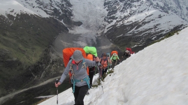 Перевал Чхуднер в июне. Фото нашего гида Ирины Пряничниковой.