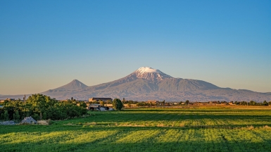 Вид на Арарат от монастыря Хор Вирап. Фото: Aram Grigoryan, unsplash.com