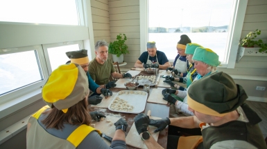 Лепка пельменей. Фото из архива Клуба