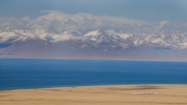 Озеро Сонкуль. Река Кокомерен. Фото: Анатолий Жидков