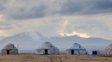 Юрточный лагерь. Река Кокомерен. Фото: Анатолий Жидков