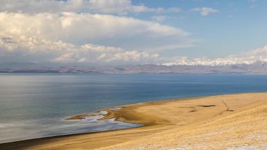 Озеро Сонкуль. Река Кокомерен. Фото: Анатолий Жидков