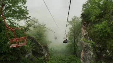 Канатная дорога на Уна-Коз в тумане