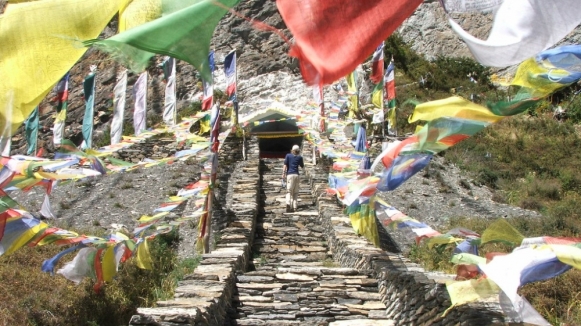 Ступени к пещере Миларепы. Фото: NicholasWatts, visualhunt.com