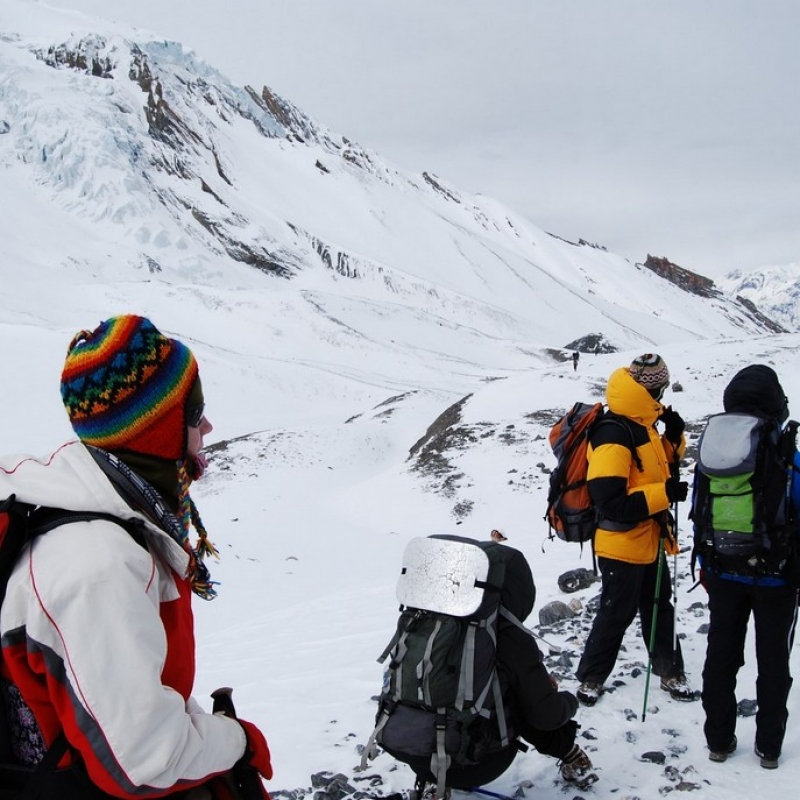 А вот и долгожданный спуск в долину.