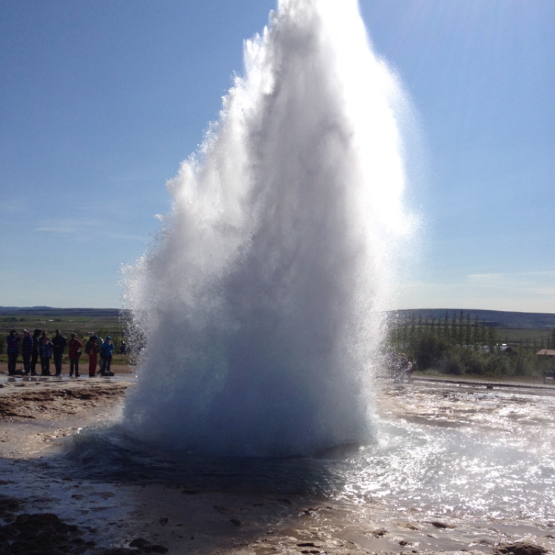 Гейзер в долине гейзеров