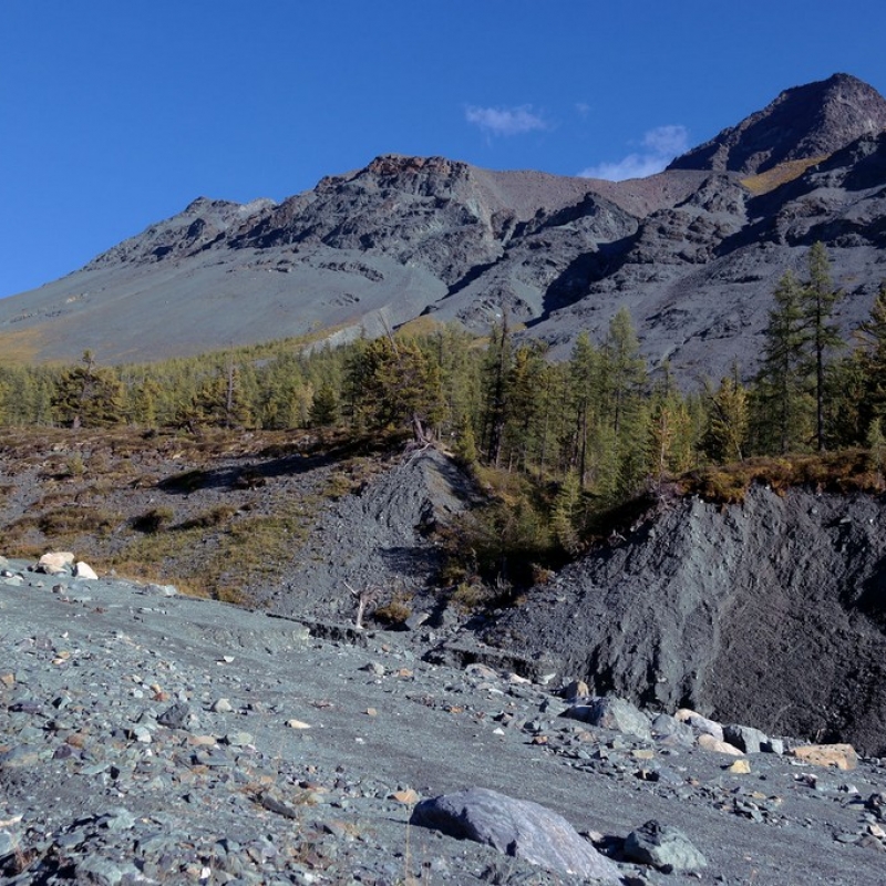Цветные горы в Ярлу
