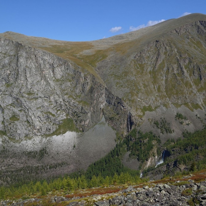 Вид на водопады Текелю и Девичьи слезы