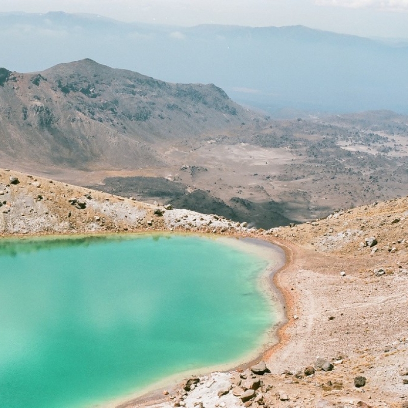 Термальные озера на Тонгариро-треке.