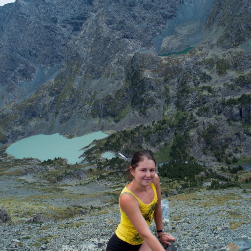 Прекрасная девушка и автор большинства фото!