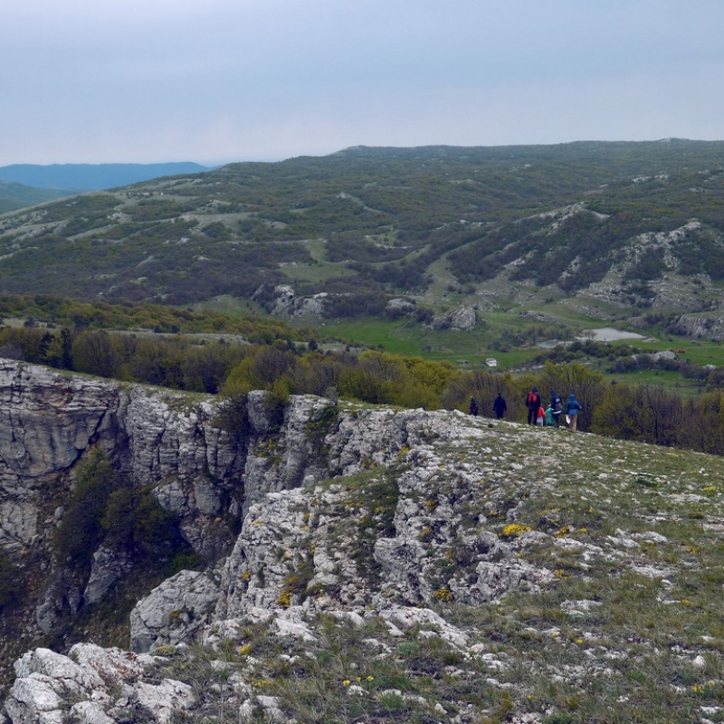 Спуск с вершины к тур стоянке Беш-Текне