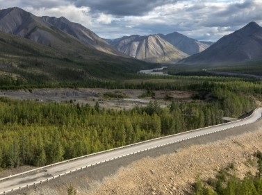 По старому Колымскому тракту летом (турбазы и палатки)
